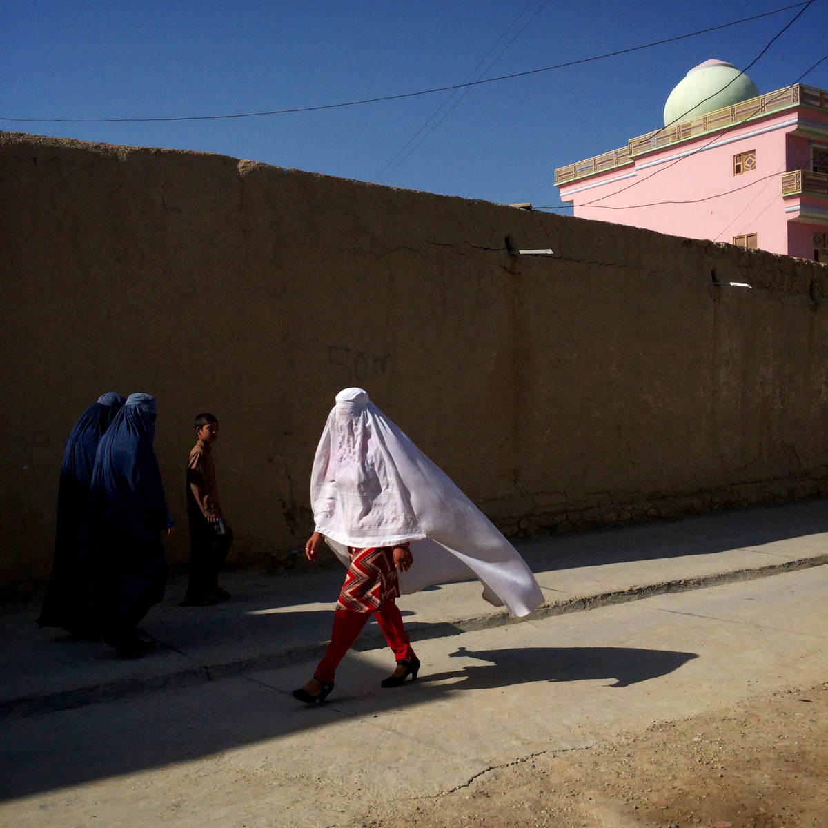 Ako Salemi - Afghanistan: The Color Awakens - Felix Schoeller Photoaward