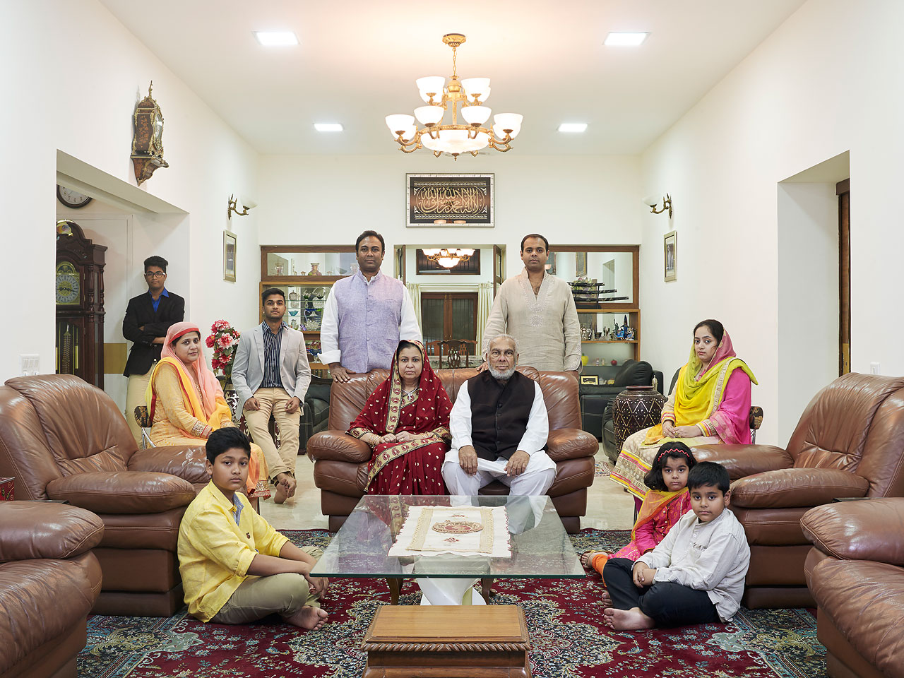 Nora Bibel - FAMILY COMES FIRST - Joint family portraits in Bangalore, India - Felix Schoeller Photoaward
