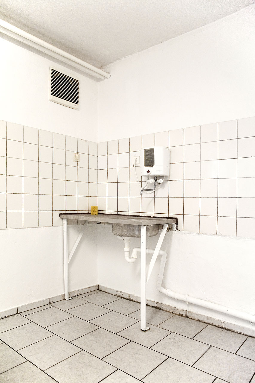 Sebastian Mölleken - Kitchen in a home for asylum seekers - Felix Schoeller Photoaward